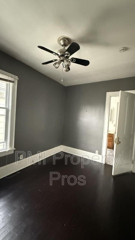 2752A N Fratney St - Photo 5 of 6