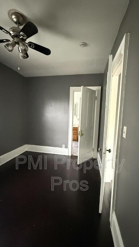 2752A N Fratney St - Photo 6 of 6