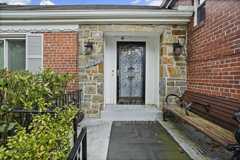 5747 27th St Nw - Photo 2 of 42