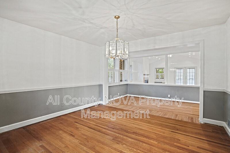 5747 27th St Nw - Photo 7 of 42