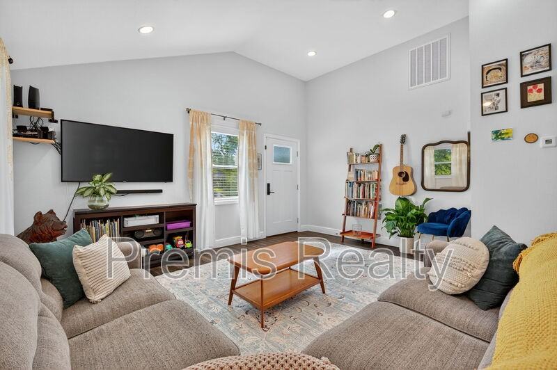 4201 3rd Ave N - Photo 3 of 25