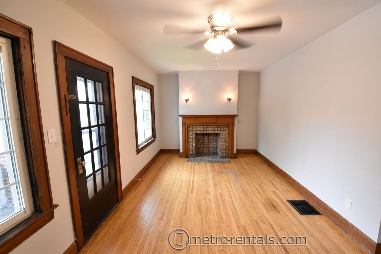 2832 Indianola Ave - Photo 3 of 30