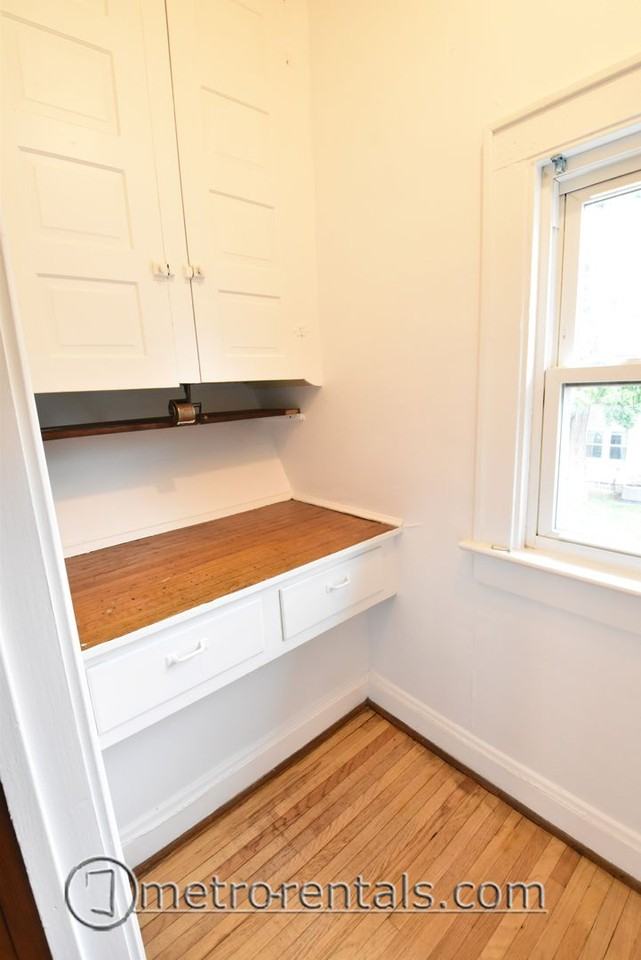 2832 Indianola Ave - Photo 5 of 30