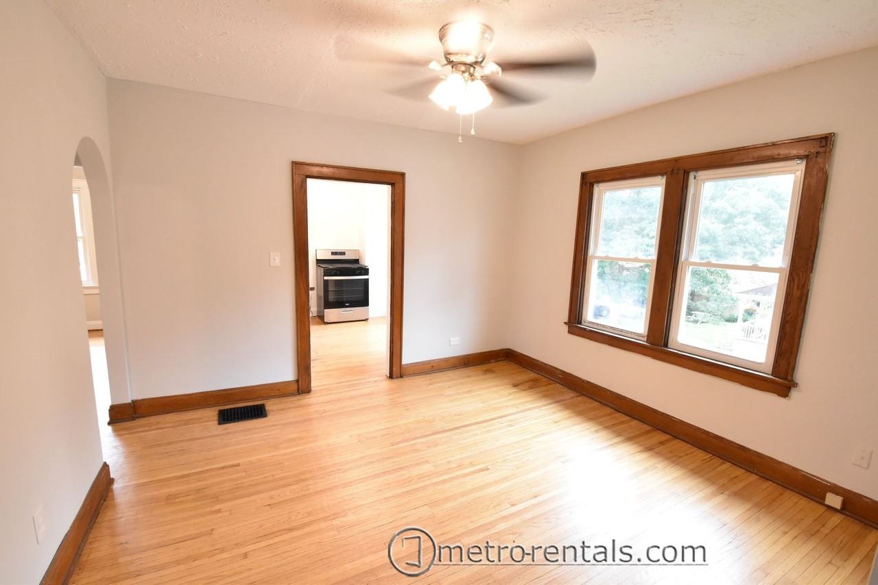 2832 Indianola Ave - Photo 7 of 30