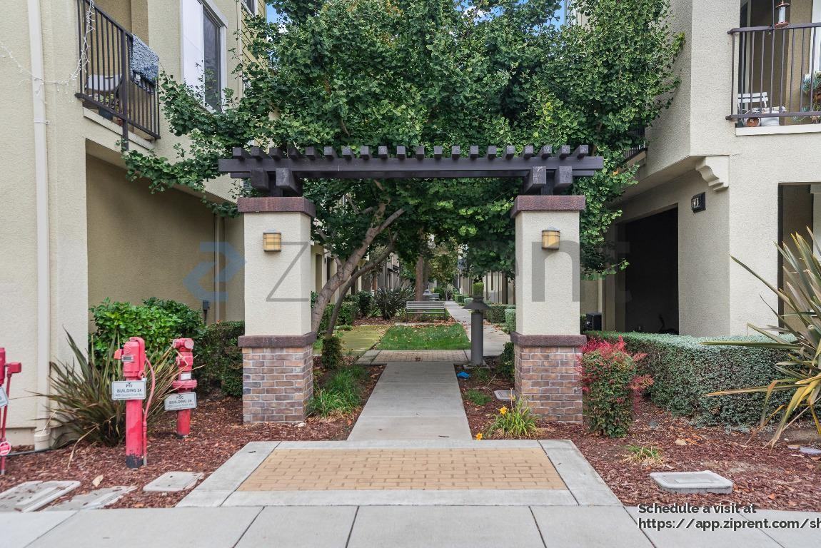 1457 Coyote Creek Way - Photo 2 of 35