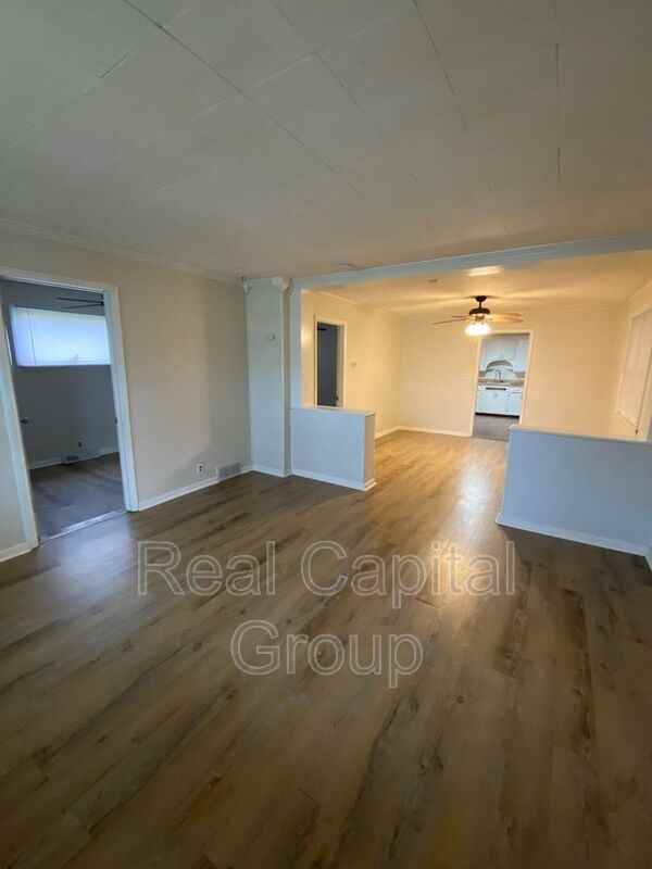 305 Cable St #1LOWER - Photo 2 of 14