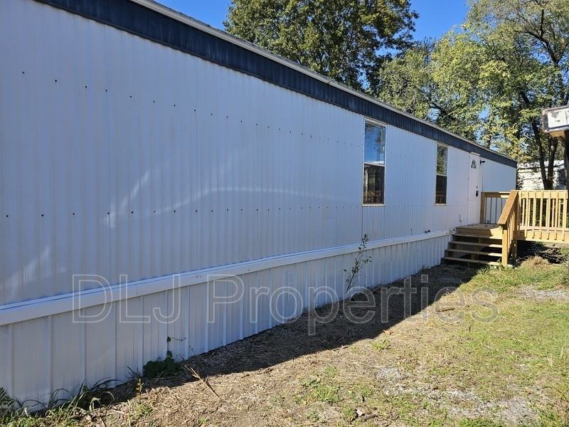 924 Eslinger Ct - Photo 2 of 10