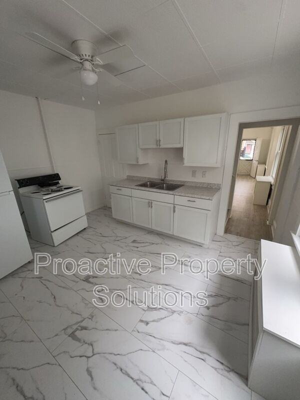 718 Archbald St #720 - Photo 3 of 21