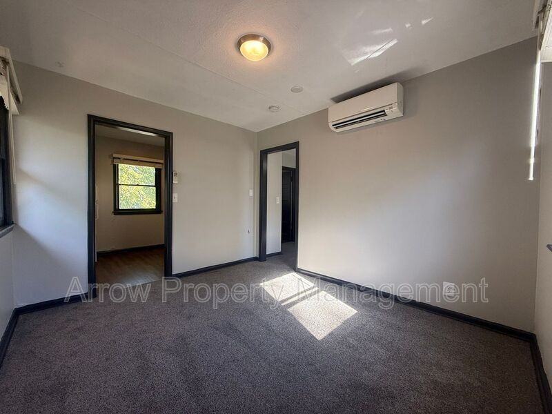 845 S 29th St #3 - Photo 4 of 10