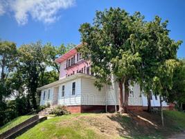 featured image of 43 Ravenscroft Dr #6