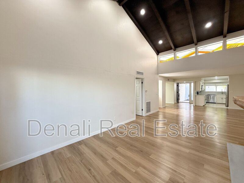 6533 Maryland Circle - Photo 5 of 30