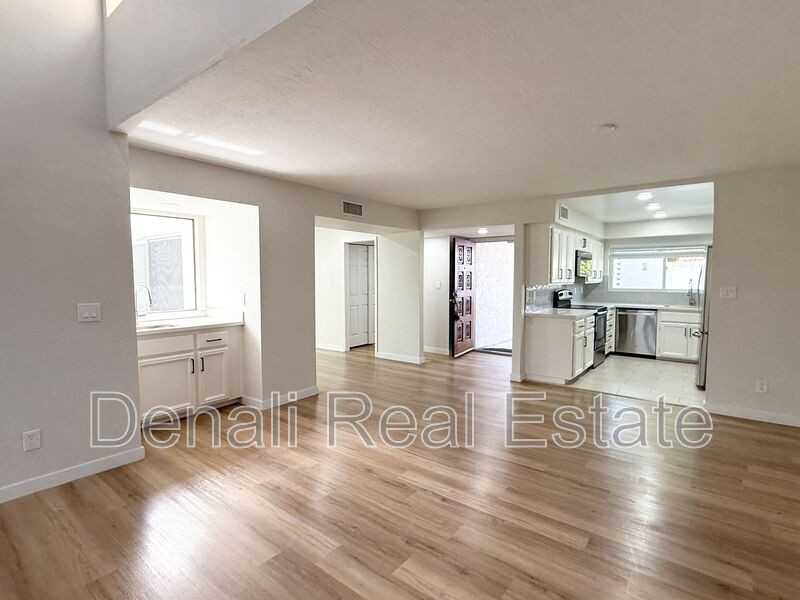 6533 Maryland Circle - Photo 7 of 30