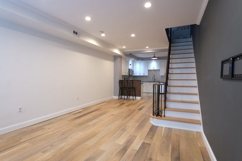 905 Watkins St - Photo 2 of 21