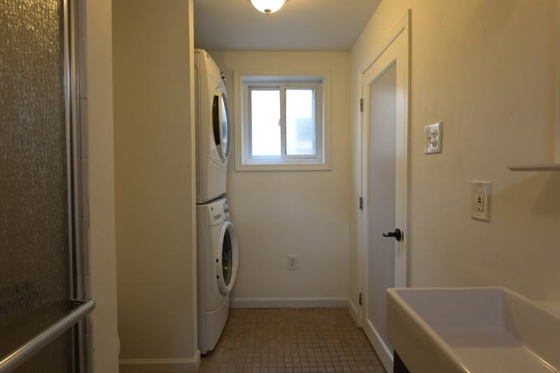 905 Watkins St - Photo 6 of 21