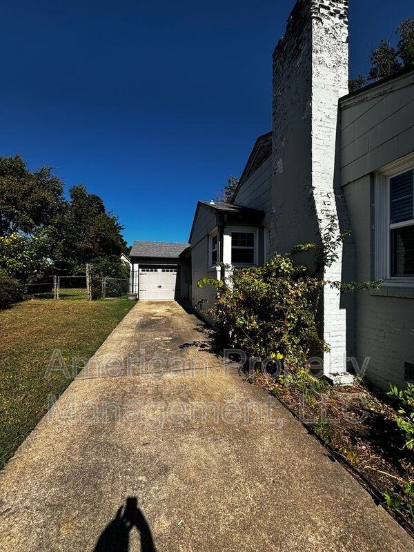 3507 E 15th St - Photo 2 of 24