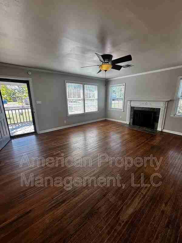 3507 E 15th St - Photo 6 of 24