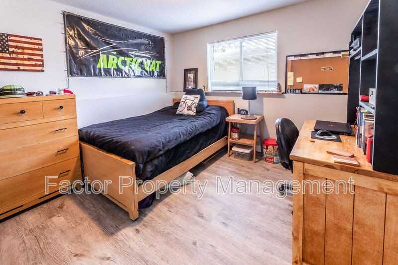 1316 Warren St #1 - Photo 7 of 16