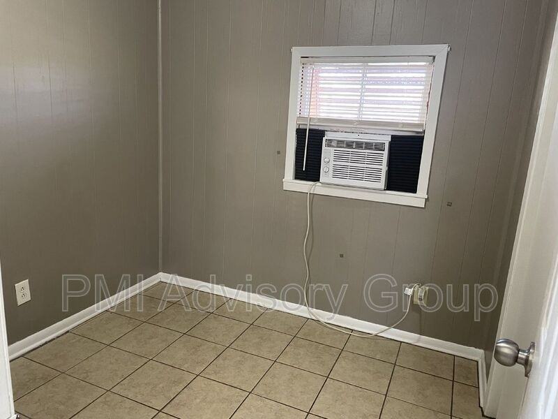 308 Chestnut St #1 - Photo 3 of 20