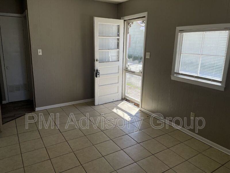 308 Chestnut St #1 - Photo 4 of 20