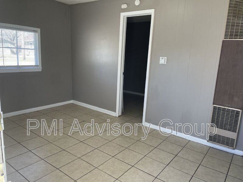 308 Chestnut St #1 - Photo 5 of 20