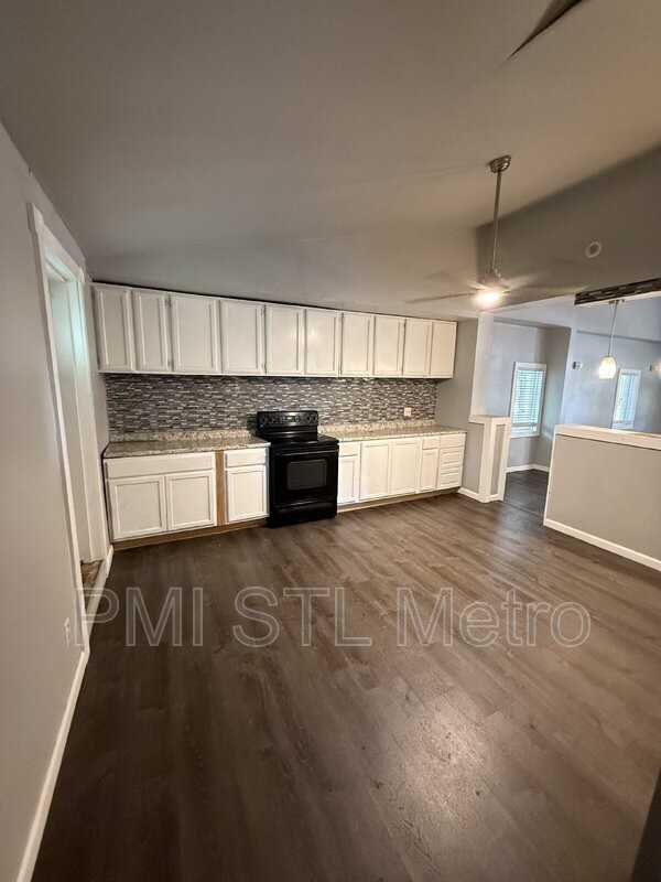 3678 Elsa Ave - Photo 4 of 10