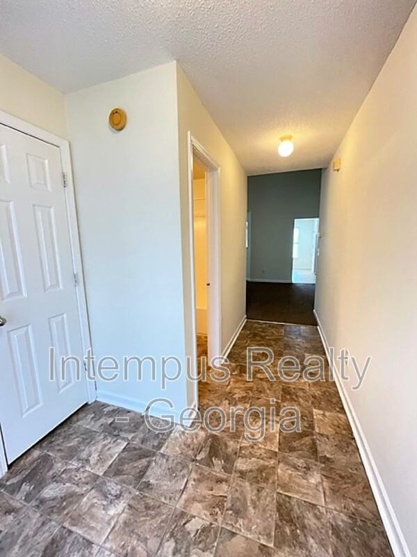 4389 Persian Ct - Photo 3 of 28