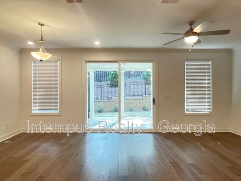 5234 Riden Ct - Photo 3 of 33