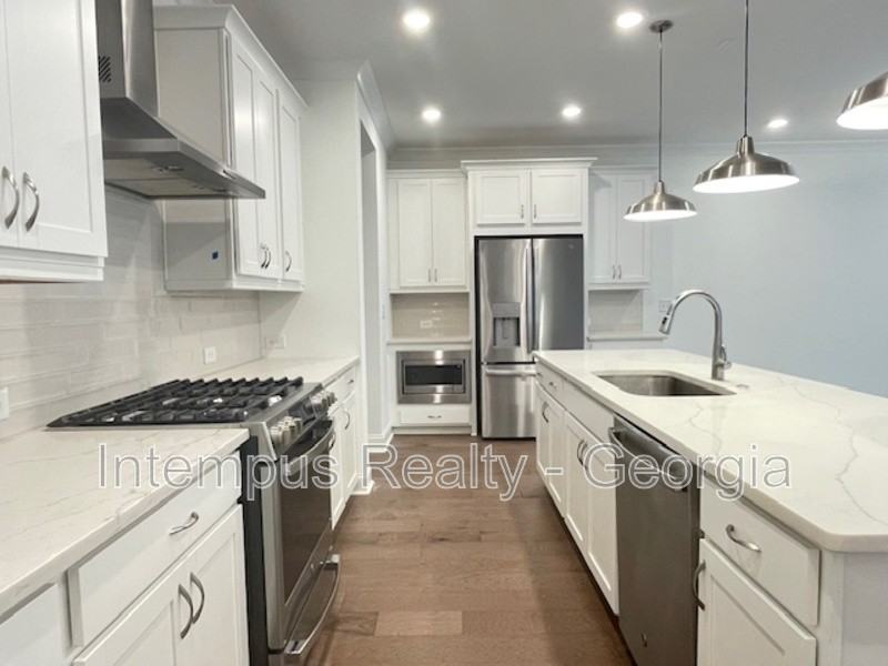 5234 Riden Ct - Photo 4 of 33