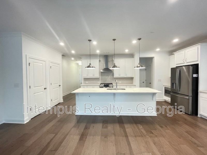 5234 Riden Ct - Photo 6 of 33