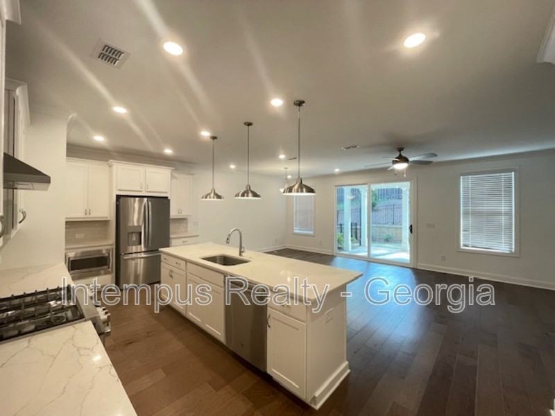 5234 Riden Ct - Photo 7 of 33