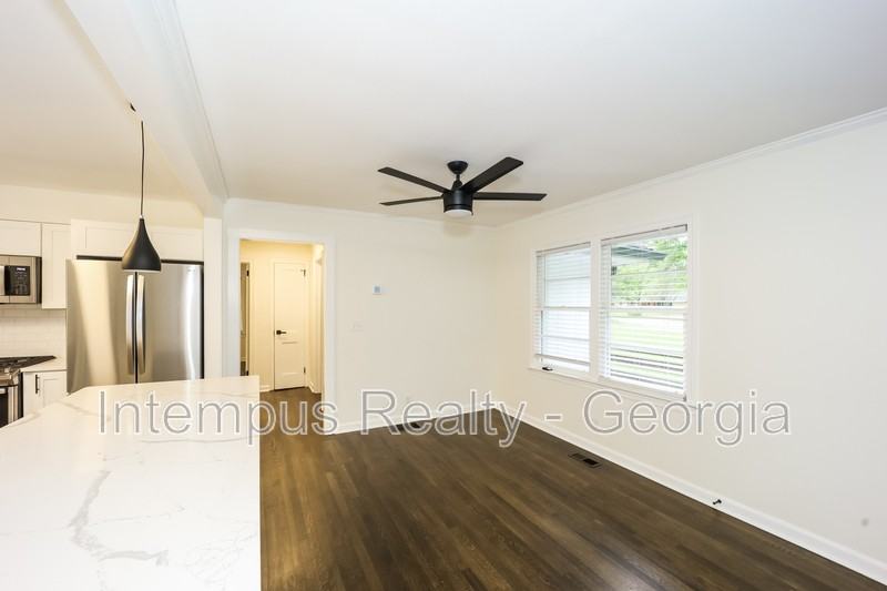 3543 Bouldercrest Rd - Photo 2 of 16