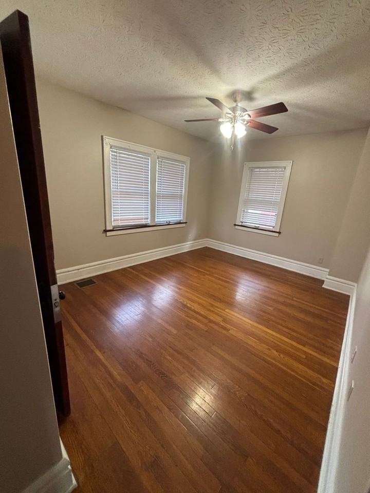 361 E Northwood Ave - Photo 5 of 18