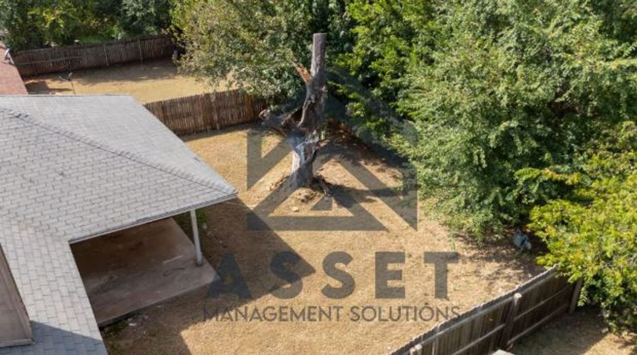 3317 Se 57th St - Photo 4 of 21