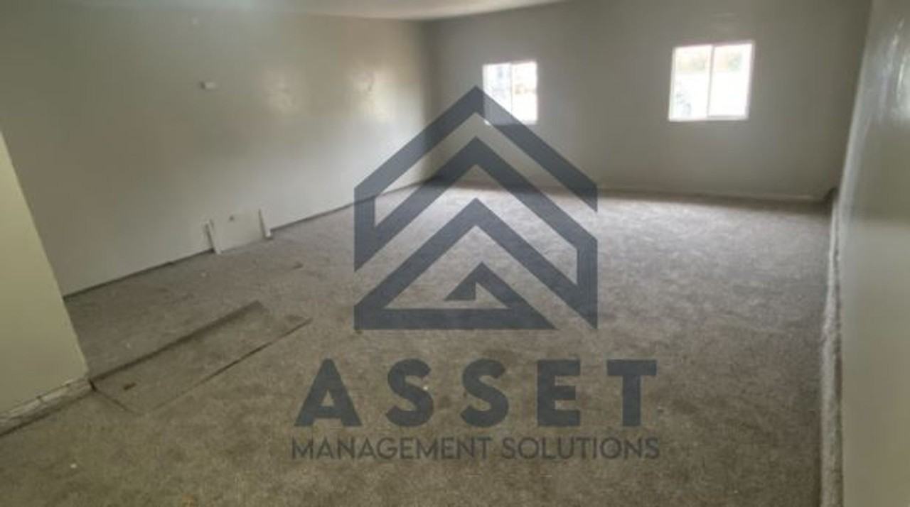 2201 Sw 76th St - Photo 4 of 11