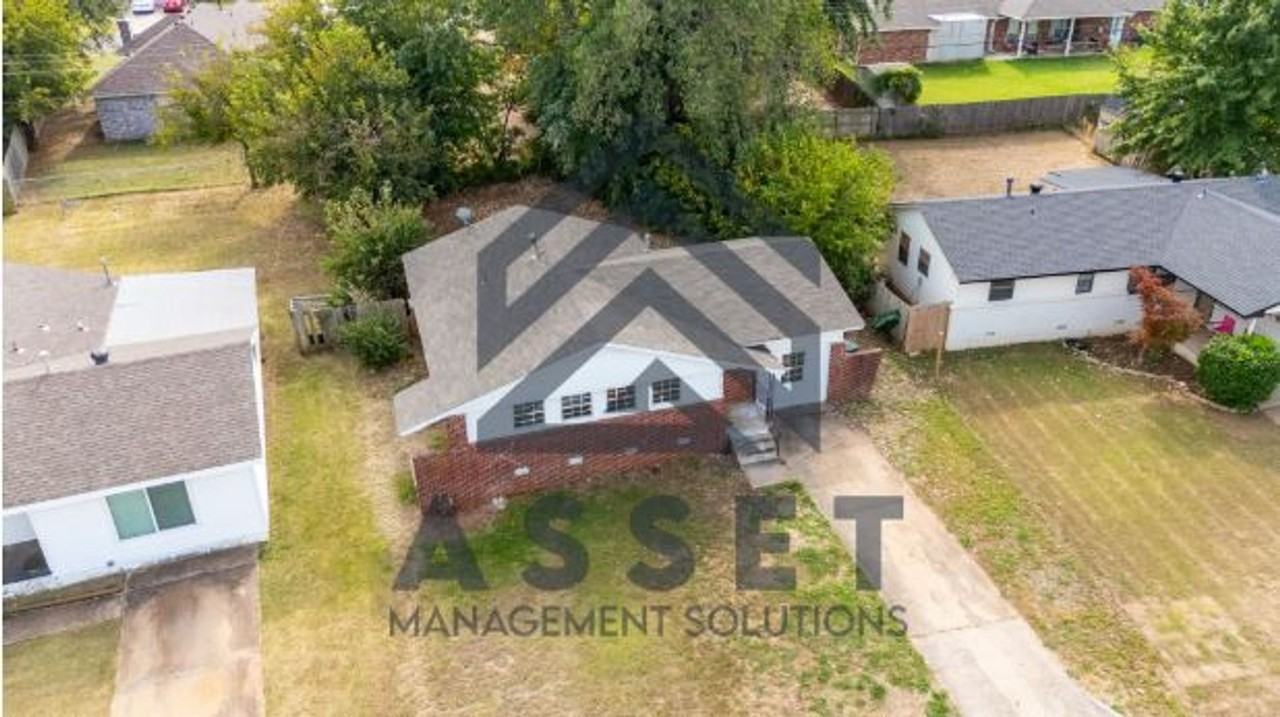 6112 Southeast 5th Street - Photo 5 of 26