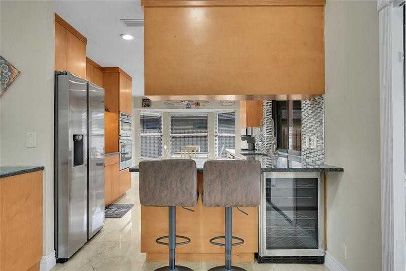 614 Azure Ave - Photo 2 of 33