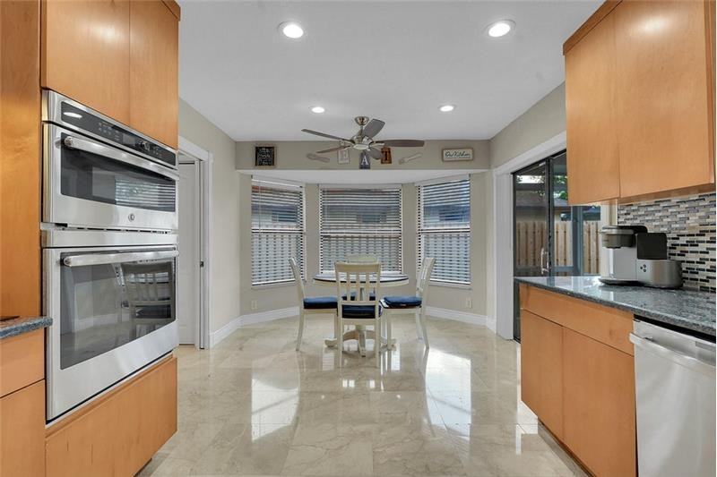 614 Azure Ave - Photo 3 of 33