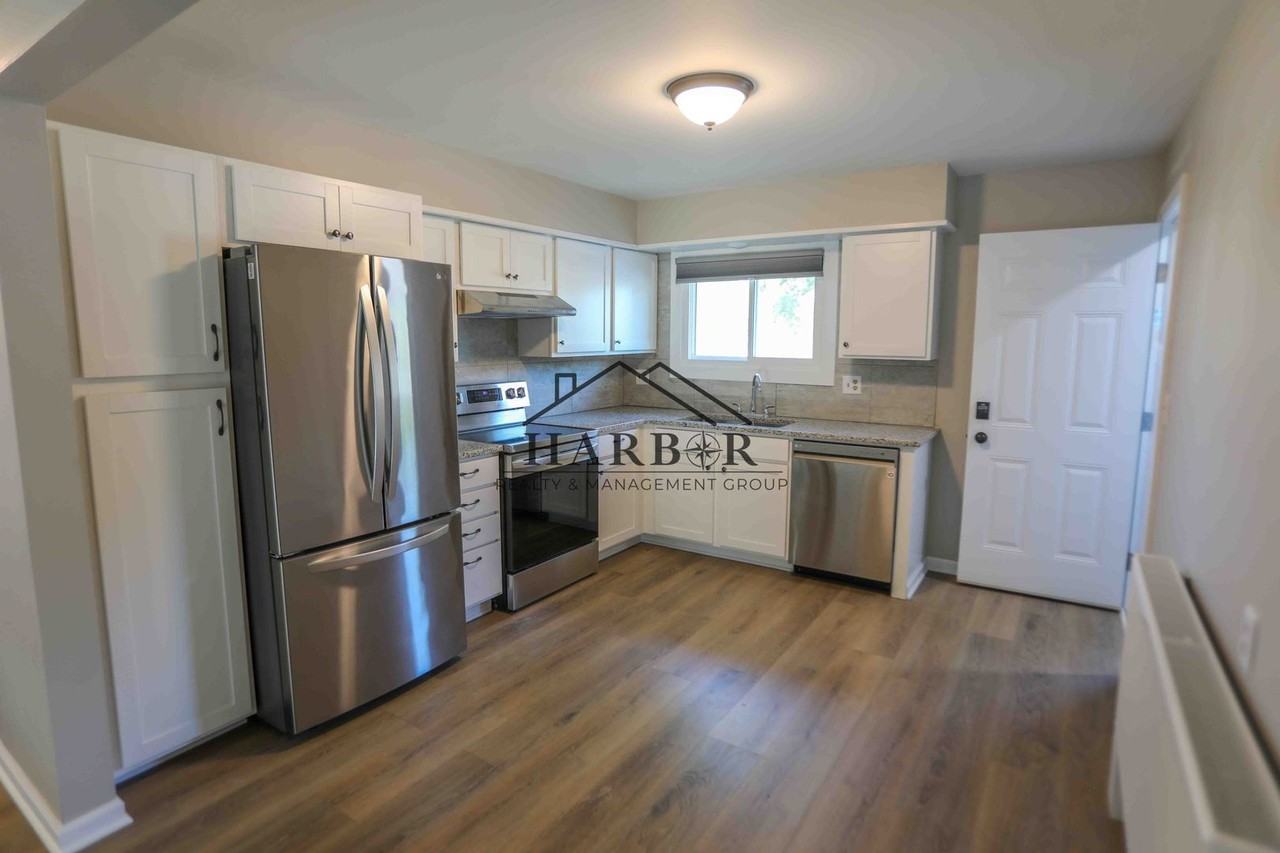 1346 4th Avenue Southwest - Photo 2 of 11