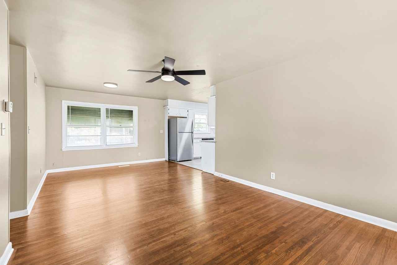 310 S 8th St - Photo 2 of 24