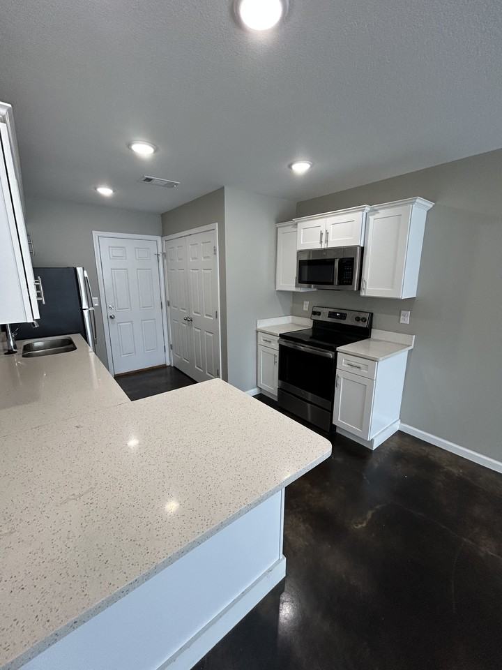 453 B Avenue - Photo 3 of 17