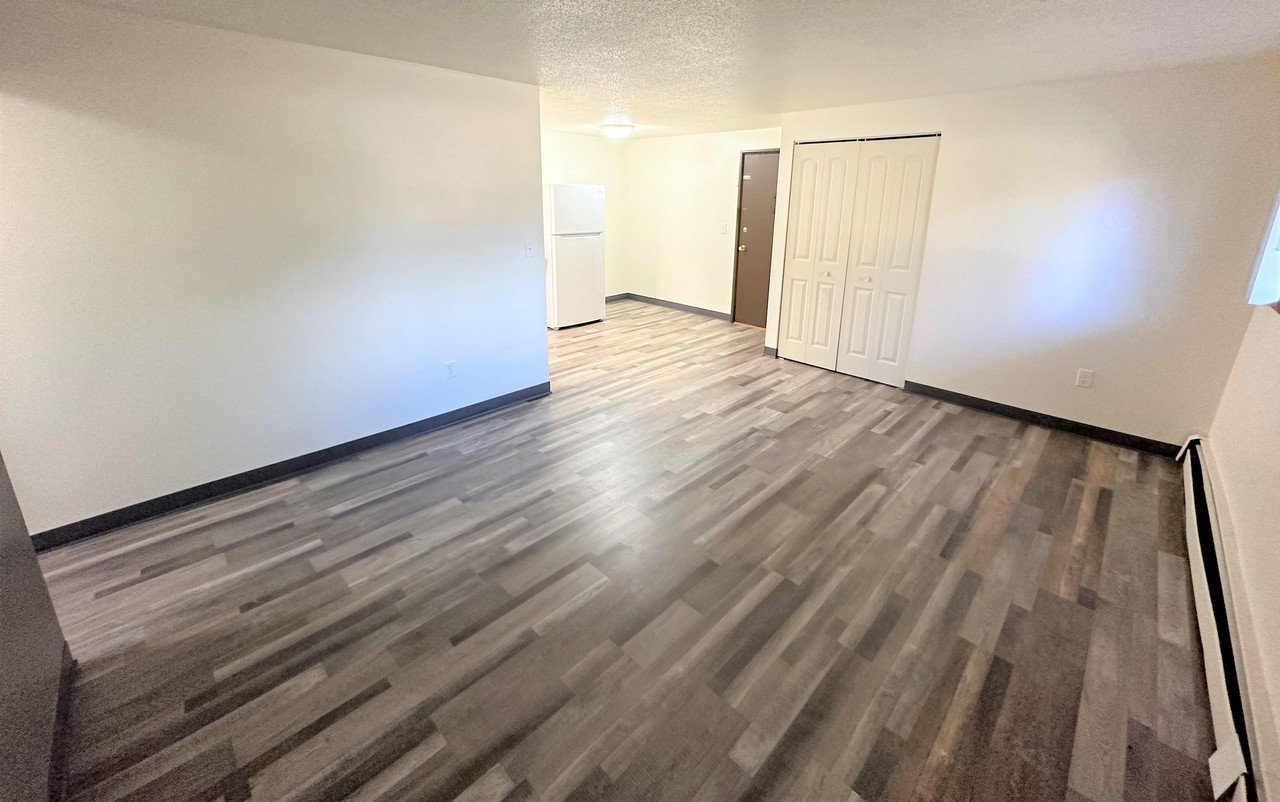 222 S Greenwood St - 18 PLEX - Photo 3 of 19