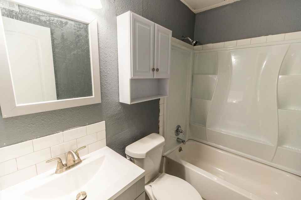 107 East Marrion Street - Photo 3 of 5