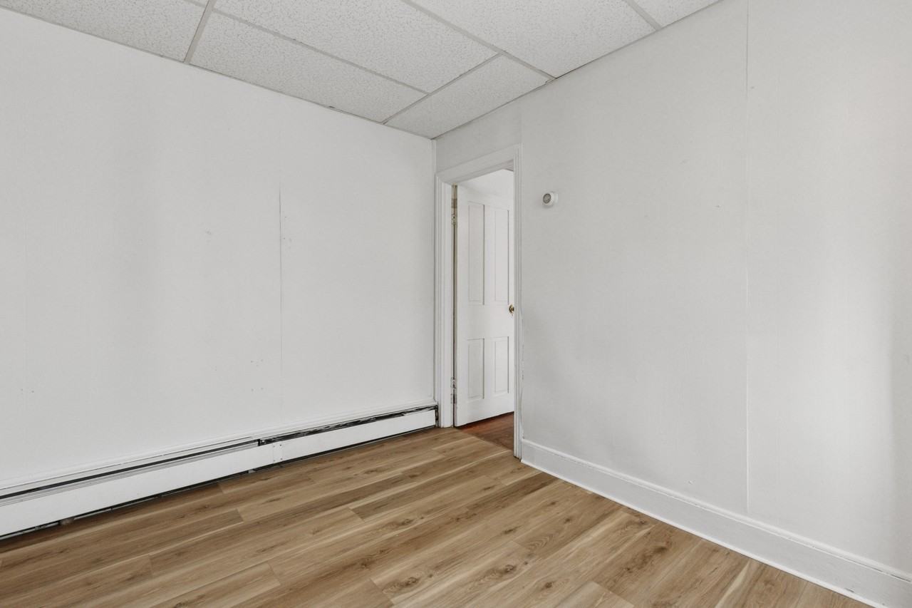 113 King Street - Photo 3 of 10
