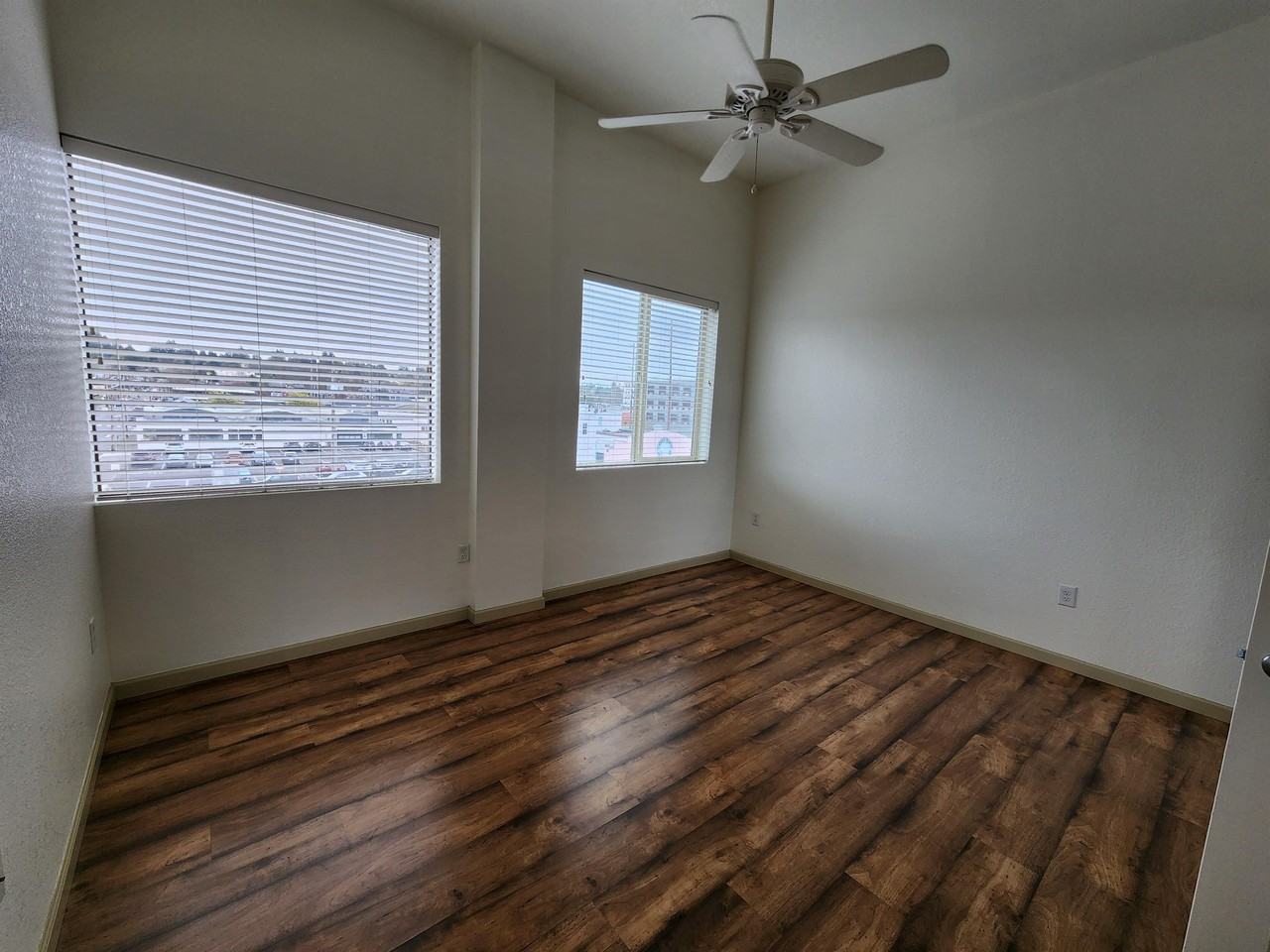 406 Legion Way Southeast - Photo 2 of 8