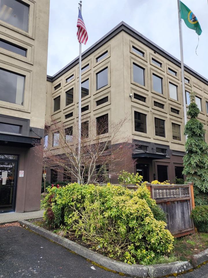 406 Legion Way Southeast - Photo 5 of 8