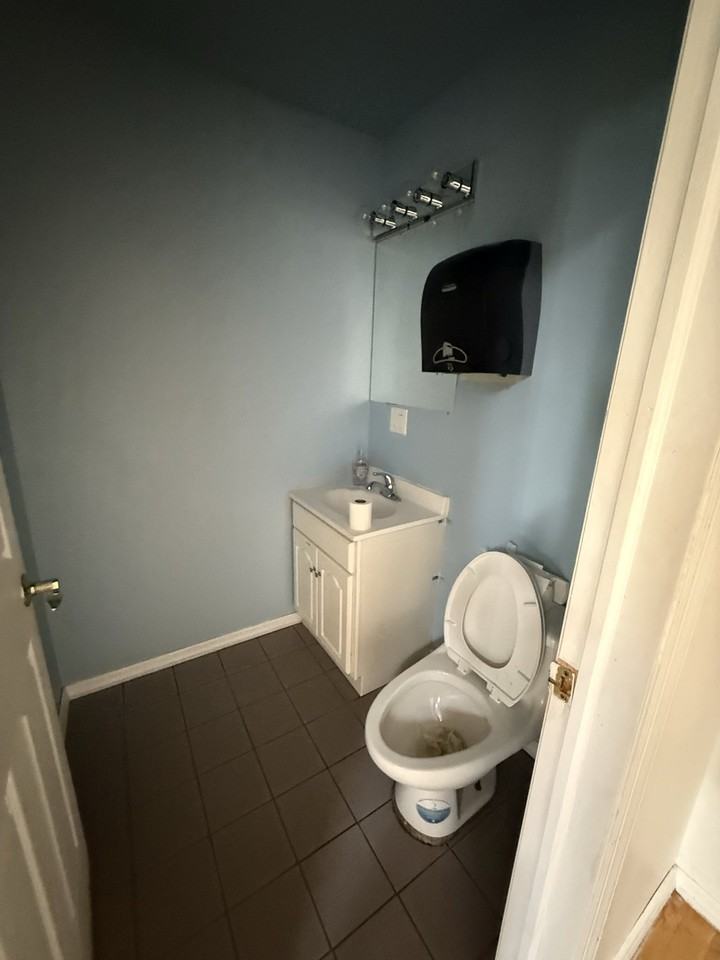 427-429MLK DR / Majed Rafeh - Photo 6 of 11