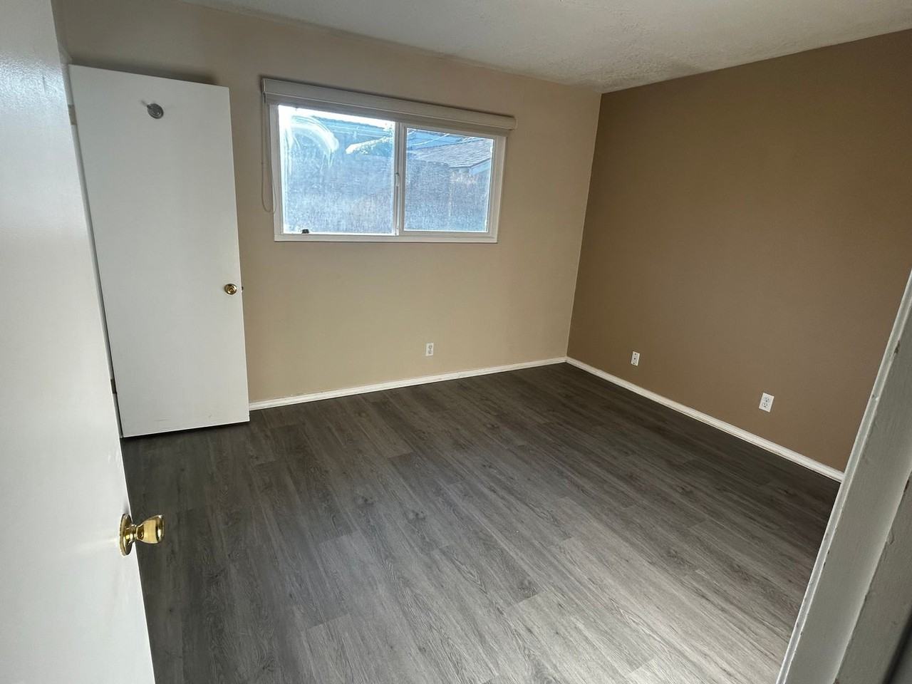 253 Leeward Ave - Photo 6 of 12