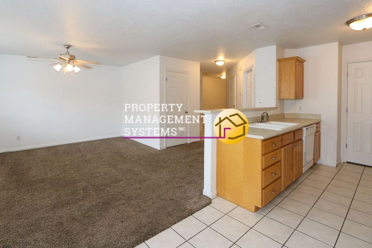 10505 S Sage Flats Way - Photo 4 of 22