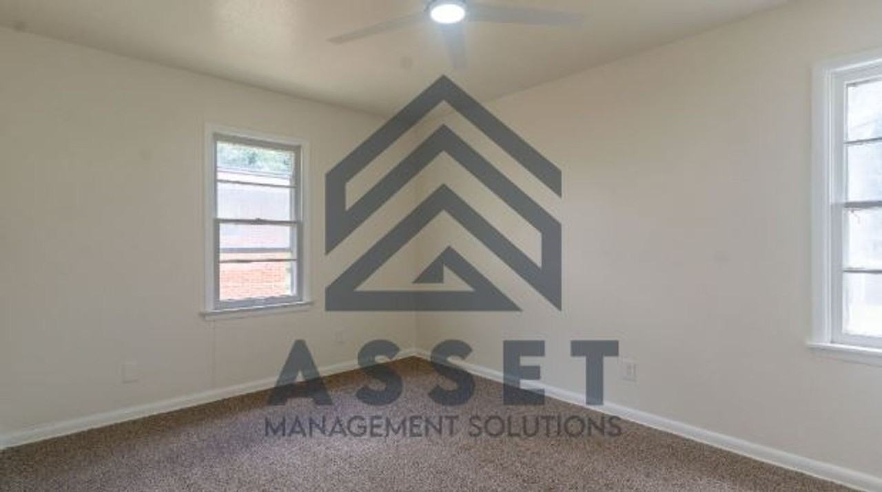 9312 Ne 11th St - Photo 4 of 18