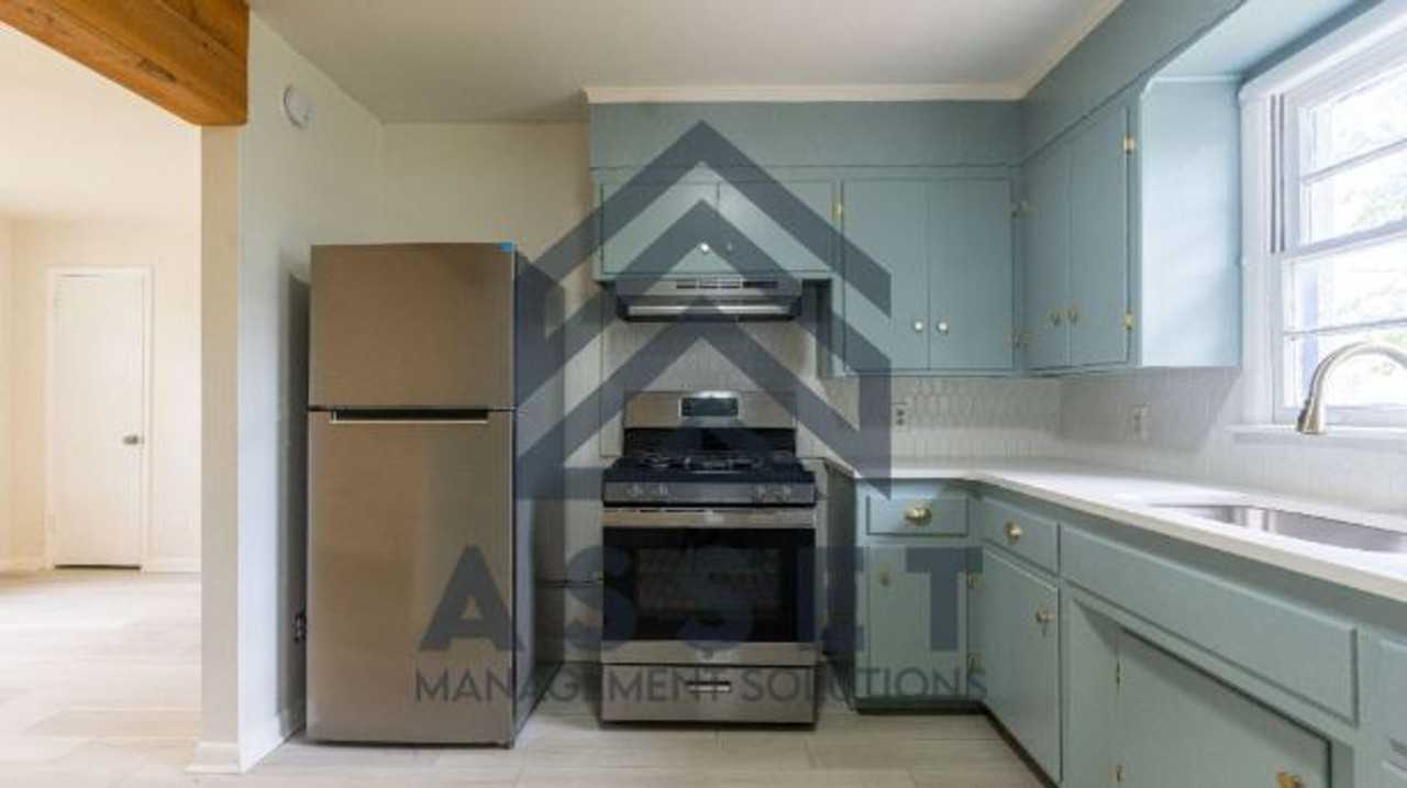 9312 Ne 11th St - Photo 5 of 18